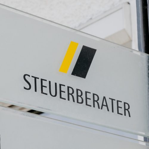 steuerbuero-schicker-steuerkanzlei Das Logo der Steuerkanzlei Schicker & Kollegen und darunter steht Steuerberater.